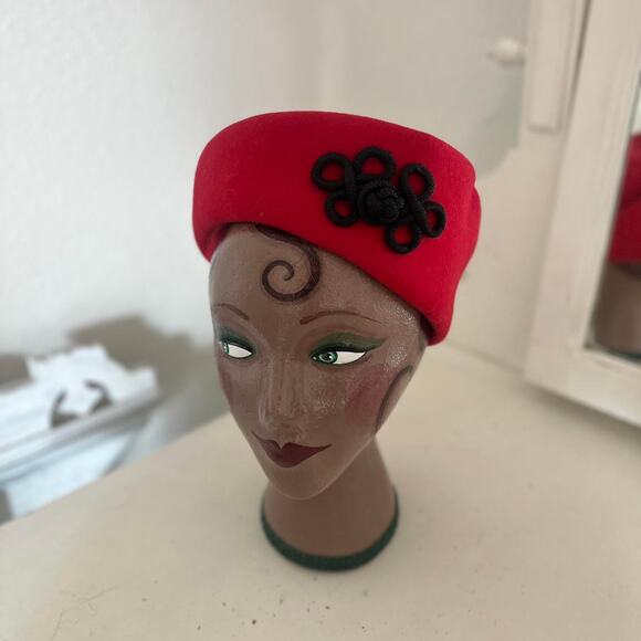 Betmar Vintage Women’s Red Pillbox Hat Black Soutache Trim Wool Made in USA - Picture 1 of 4